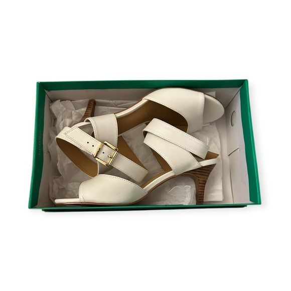 J. Renee Sancino Leather Sandals Sz 9 Memory Foam Buckle Ankle Strap Heels - Picture 3 of 10